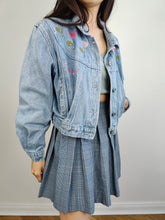 Load image into Gallery viewer, The Bianca Maria Caselli Embroidery Denim Jacket | Vintage 80s rare tulip flower floral rhine stones embroidered light blue jeans crop short jacket women S