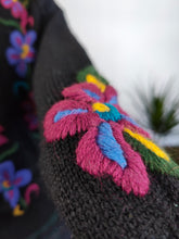 Load image into Gallery viewer, Vintage 100% wool sweater flower floral embroidery black winter knit knitted pullover jumper S