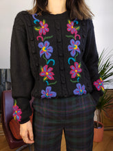 Load image into Gallery viewer, Vintage 100% wool sweater flower floral embroidery black winter knit knitted pullover jumper S