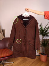 Load image into Gallery viewer, Vintage genuine shearling leather coat hood hoodie red brown sheepskin lambskin suede sherpa Italy IT46 S-M
