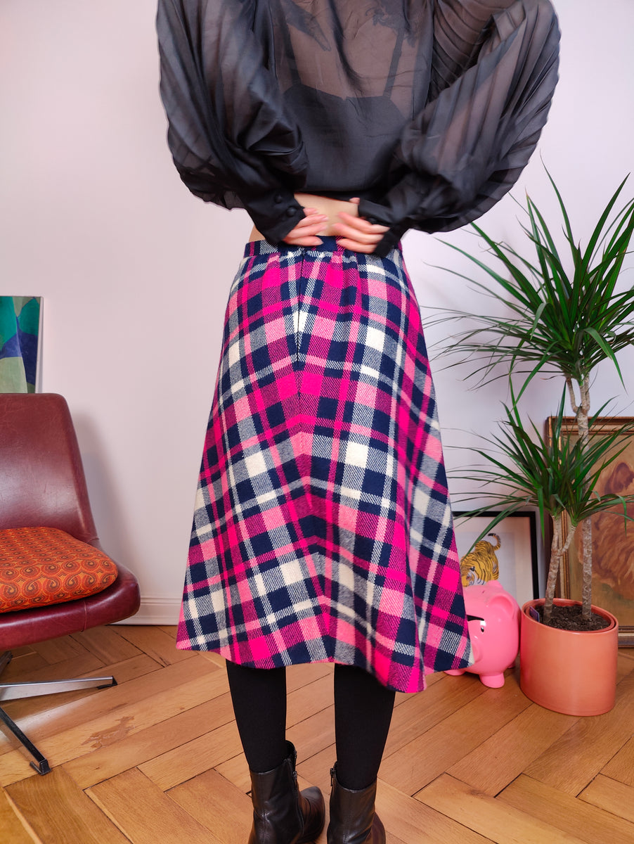 Vintage wool plaid skirt tartan check checker pink white pattern midi