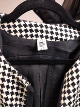 Load image into Gallery viewer, Vintage cashmere wool blazer white black check pied de poule houndstooth pattern jacket women IT 44 S