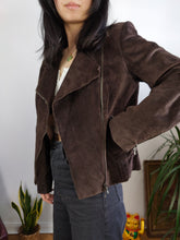 Load image into Gallery viewer, Vintage 100% suede leather jacket brown short crop biker Rosalbar Valentini Italy 42 S

