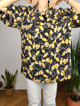 Load image into Gallery viewer, Vintage 100% silk shirt fun print pattern black yellow hats short sleeve button up XL
