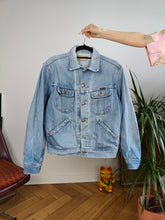 Load image into Gallery viewer, Vintage 90s denim jacket Rifle jeans light blue back print cartoon duck animal women S-M