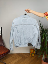 Load image into Gallery viewer, Vintage Levi´s denim jacket orange tab 70601 light blue women S