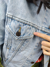 Load image into Gallery viewer, Vintage Levi´s denim jacket orange tab 70601 light blue women S