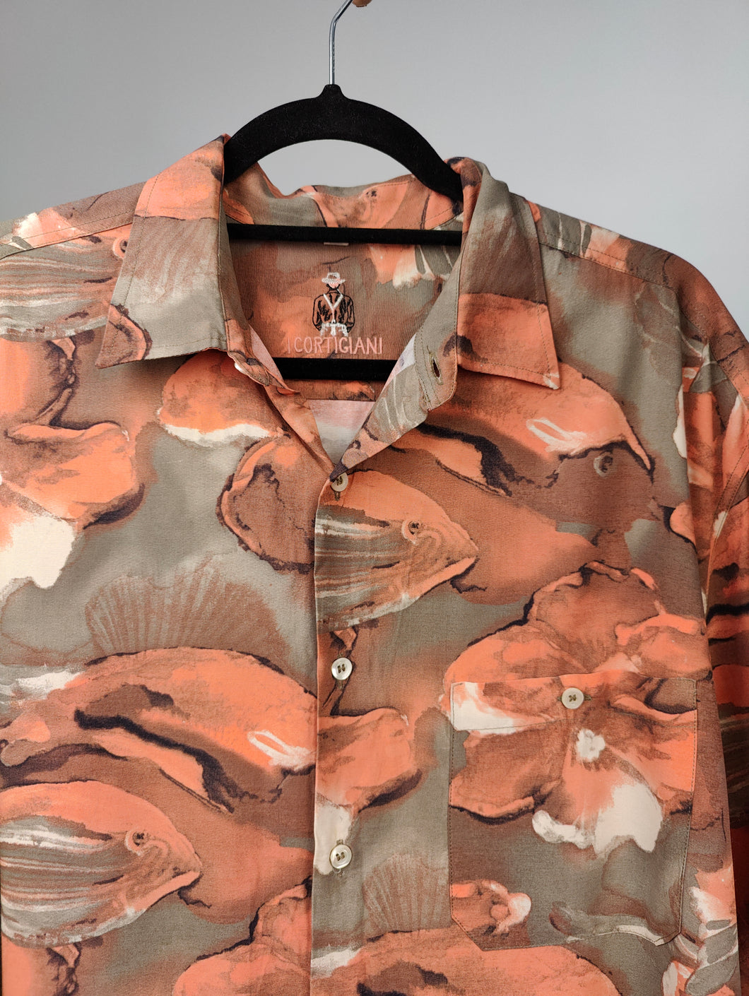 Vintage viscose shirt gold fish print pattern animal orange beige short sleeve men unisex 41 L
