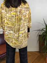 Load image into Gallery viewer, Vintage viscose shirt fish print pattern sea animal yellow brown short sleeve men unisex XL
