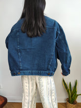 Load image into Gallery viewer, Vintage 90s Wampum denim jacket trucker dark blue jeans women men unisex L-XL