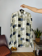 Load image into Gallery viewer, Vintage 100% viscose shirt print art pattern white green grey men unisex 41/42 L