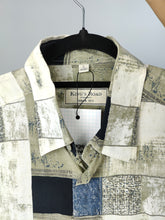 Load image into Gallery viewer, Vintage 100% viscose shirt print art pattern white green grey men unisex 41/42 L