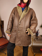 Load image into Gallery viewer, Vintage shearling coat M L | brown lambskin sheepskin leather sherpa jacket women unisex men