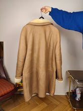 Load image into Gallery viewer, Vintage shearling coat L XL | beige brown lambskin sheepskin leather sherpa midi long jacket women unisex men