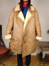 Load image into Gallery viewer, Vintage shearling coat L XL | beige brown lambskin sheepskin leather sherpa midi long jacket women unisex men