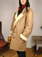 Load image into Gallery viewer, Vintage shearling coat L XL | beige brown lambskin sheepskin leather sherpa midi long jacket women unisex men