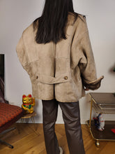 Load image into Gallery viewer, Vintage shearling coat M L | brown coffee lambskin sheepskin leather sherpa jacket women unisex men