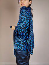 Load image into Gallery viewer, The Blue Shiny Pattern Blouse | Vintage black blue crazy pattern print shiny glitter long sleeve waist band M