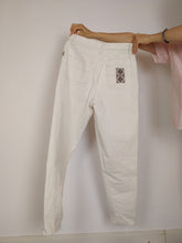 Load image into Gallery viewer, The White Jeans | Vintage white high waist denim mom jeans pants M