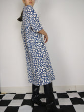 Load image into Gallery viewer, The Blue Bird | Vintage blue white print abstract pattern midi dress pleated M-L