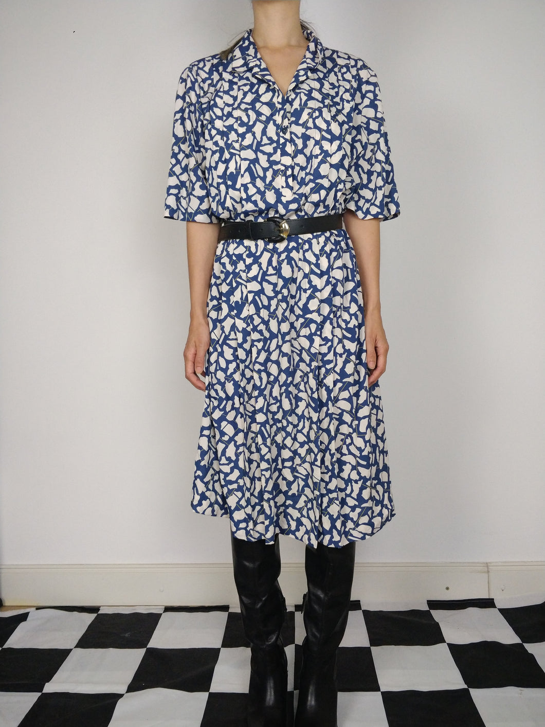 The Blue Bird | Vintage blue white print abstract pattern midi dress pleated M-L