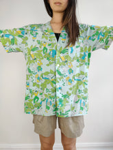 Load image into Gallery viewer, The Blue Green Jungle Pattern Blouse | Vintage flower fleurs animal parrot birds people crazy print short sleeve women shirt M
