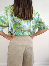 Load image into Gallery viewer, The Blue Green Jungle Pattern Blouse | Vintage flower fleurs animal parrot birds people crazy print short sleeve women shirt M
