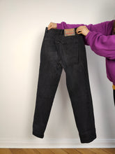 Lade das Bild in den Galerie-Viewer, Graue High-Waist-Jeans von The Diesel Industry | Vintage-Designer-Jeanshose für Damen, hergestellt in Italien, Größe 28 XS
