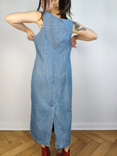 Lade das Bild in den Galerie-Viewer, Das Latzhosen-Maxi-Jeanskleid | Vintage 90er Jahre John Baner Overall hellblaue Jeans Frühling Sommer langes gerades Kleid SM
