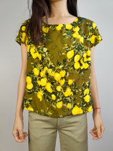 Load image into Gallery viewer, The Yellow Lemon Green Pattern Blouse | Vintage fruit spring summer structural fabric print short sleeve women top M
