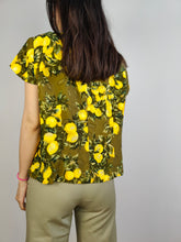Load image into Gallery viewer, The Yellow Lemon Green Pattern Blouse | Vintage fruit spring summer structural fabric print short sleeve women top M
