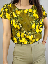 Load image into Gallery viewer, The Yellow Lemon Green Pattern Blouse | Vintage fruit spring summer structural fabric print short sleeve women top M
