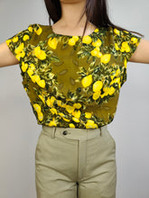Load image into Gallery viewer, The Yellow Lemon Green Pattern Blouse | Vintage fruit spring summer structural fabric print short sleeve women top M
