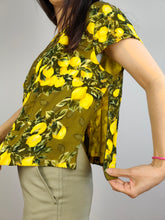 Load image into Gallery viewer, The Yellow Lemon Green Pattern Blouse | Vintage fruit spring summer structural fabric print short sleeve women top M
