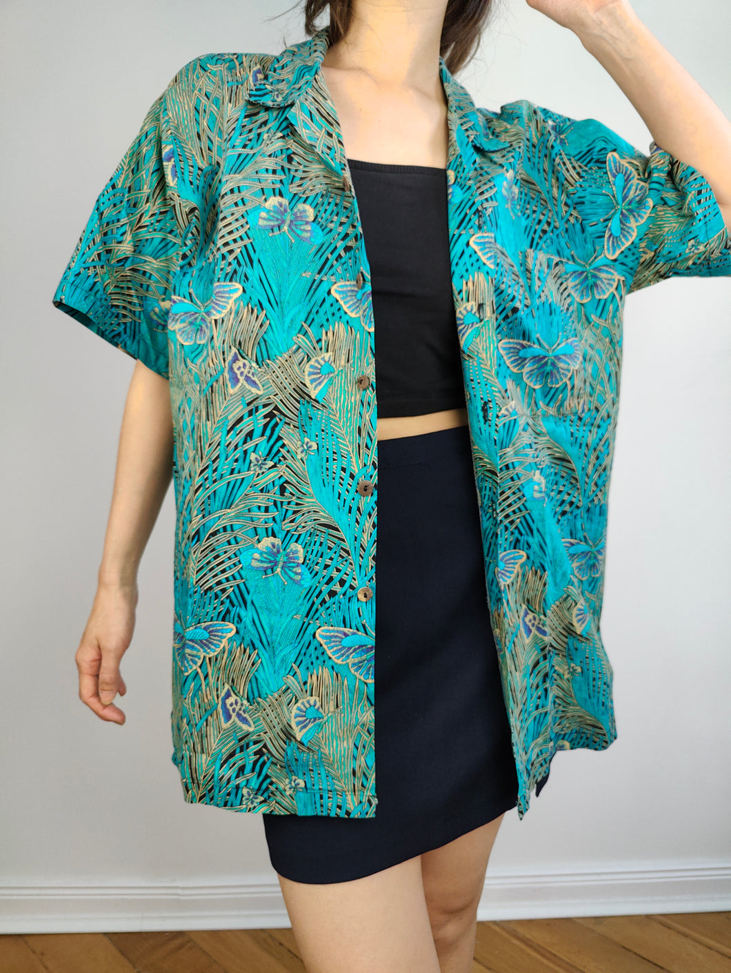 The Cotton Butterfly Jungle Print Shirt | Vintage blue green turquoise animal short sleeve pattern blouse women L unisex men M
