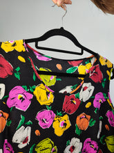 Load image into Gallery viewer, The Silk Black Red Flower Sleeveless Vest | Vintage shiny print pattern cami tank top M
