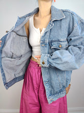 Load image into Gallery viewer, The Light Blue Movimento Denim Trucker Jacket | Vintage 90s light blue jeans jacket unisex M
