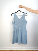 Load image into Gallery viewer, The Calvin Klein Light Blue Denim Mini Dress | Preloved Second Hand CK Jeans spring summer short sleeveless M
