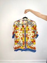 Load image into Gallery viewer, The Floral White Blue Yellow Viscose Print Shirt | Vintage short sleeve flower pattern M
