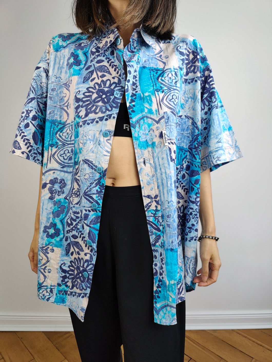 Das baumwollblaue Hemd mit tropischem Print | Vintage Dubin Kurzarm-Oberteil mit verrücktem Muster, Unisex, Herren, M