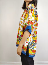 Load image into Gallery viewer, The Floral White Blue Yellow Viscose Print Shirt | Vintage short sleeve flower pattern M
