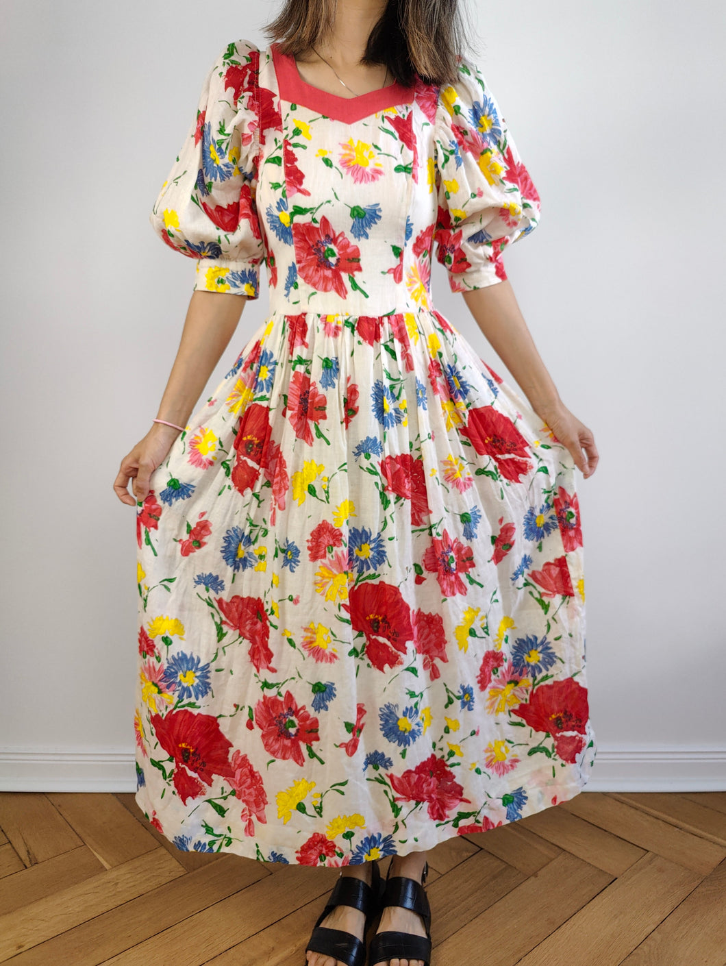 The Linen Cottagecore Flower White Red Dress | Vintage puff sleeves Austrian Hasegg Dirndl folk romantic XS-S EU36