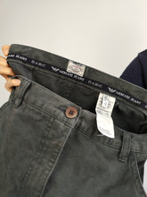Lade das Bild in den Galerie-Viewer, Der Armani Jeans Cargo Grey Rock | Vintage-Designer-Mini-Midi-Utility-Rock aus Baumwolle S
