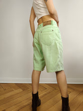 Lade das Bild in den Galerie-Viewer, Die Marc Cain Green Jeans Jorts Shorts | Vintage Designer pastellgrüne Jeans kurze Hose 4 S
