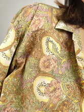 Lade das Bild in den Galerie-Viewer, Das Hemd mit tropischem Kiwi-Creme-Print | Vintage Kurzarm Blumen Obst Beige Muster Unisex Herren L
