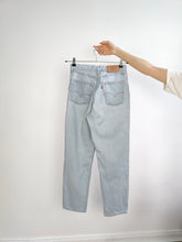Load image into Gallery viewer, The Levi&#39;s 901 Light Blue Denim Jeans | Vintage pants high waist mom women S W30 L32
