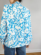 Load image into Gallery viewer, The Floral White Blue Pattern Blouse | Vintage flower print big balloon sleeves feminine blouse M-L
