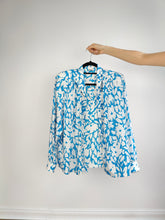 Load image into Gallery viewer, The Floral White Blue Pattern Blouse | Vintage flower print big balloon sleeves feminine blouse M-L
