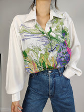 Load image into Gallery viewer, The White Peacock Print Blouse | Vintage Tru Blouse made in Italy viscose long sleeve animal shirt IT44 M
