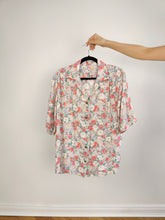 Load image into Gallery viewer, The Silk Floral White Rose Pattern Blouse | Vintage peach pink flower print short sleeve women button up shirt M-L
